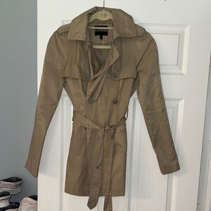 Express Tan Trench Coat with Belted Waist and Classic Design
